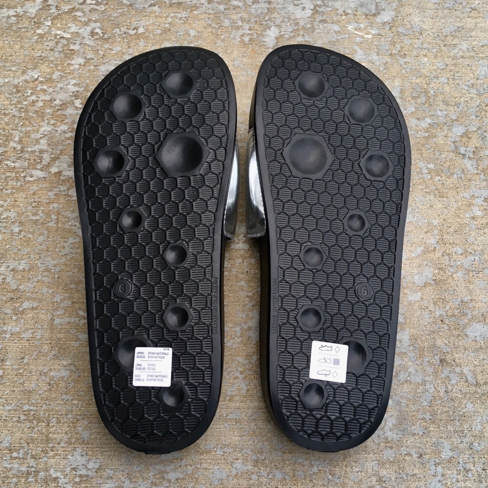 Silver Kids Puma Ledcat Jr Slides - Picture 7 of 8